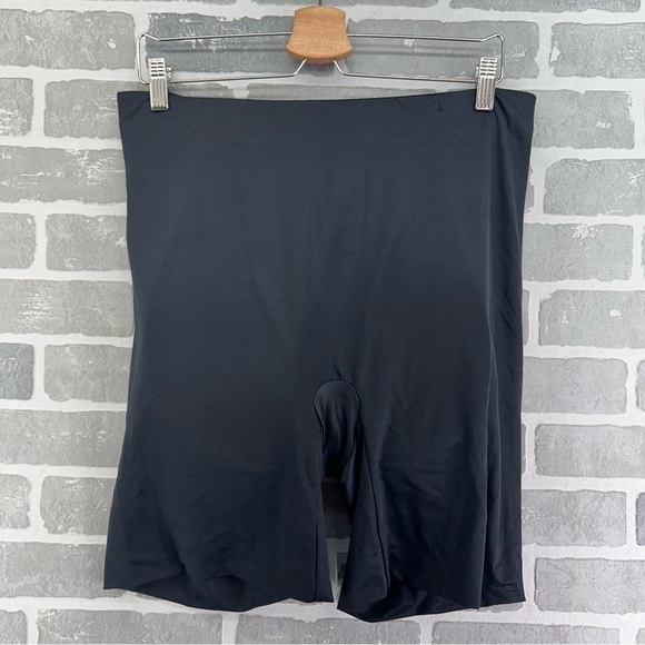 Spanx Suit Your Fancy Booty Booster Butt Enhancer Mid Shorts Black 3XL - Picture 1 of 9